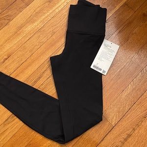 BRAND NEW LuLu lemon size 4 leggings!
